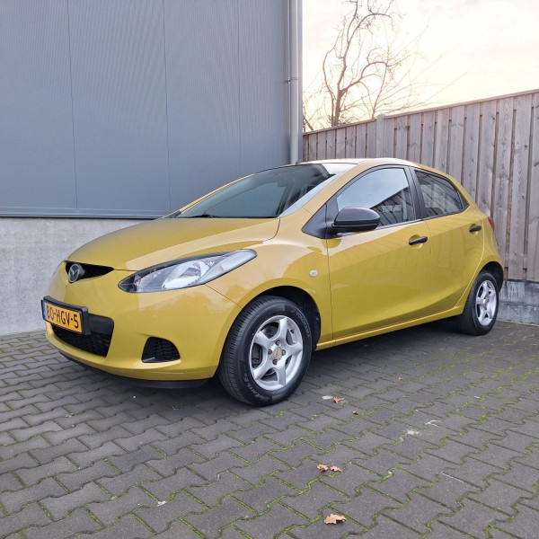 Mazda 2 80-HGV-5 1.jpg