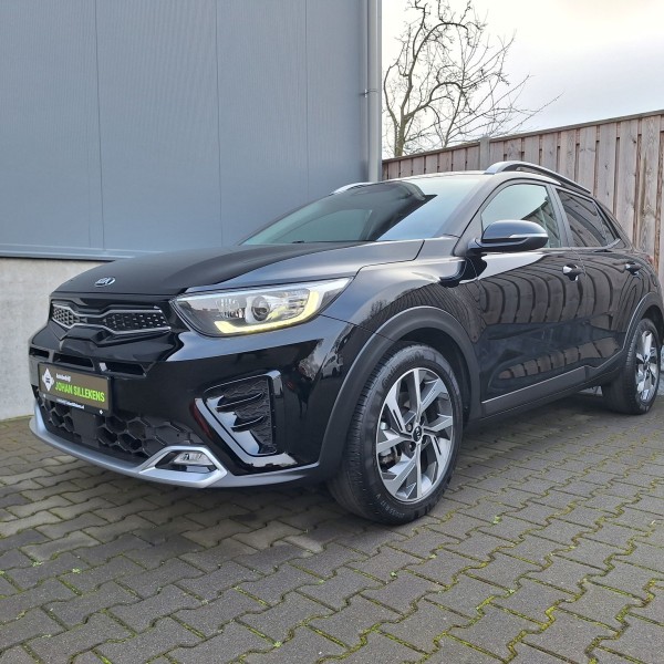 Kia Stonic T-248-LP 1.jpg