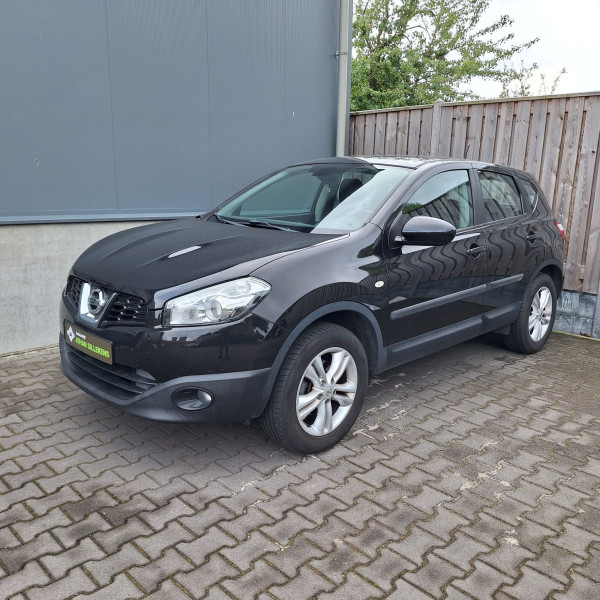 Nissan Qashqai 28-LTB-2 1.jpg